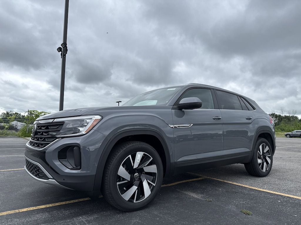 New 2025 Volkswagen Atlas Cross Sport 2.0T SE w/Technology 2.0T SE w/Technology 4MOTION