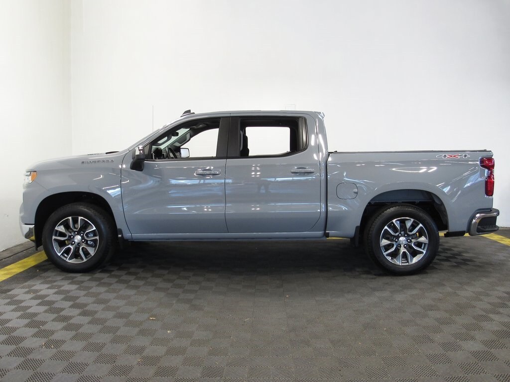 2024 Chevrolet Silverado 1500 LT photo 4