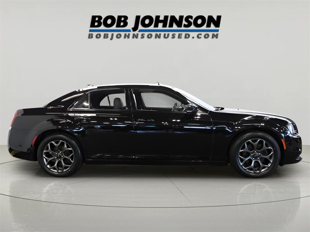 2018 Chrysler 300 S photo 3