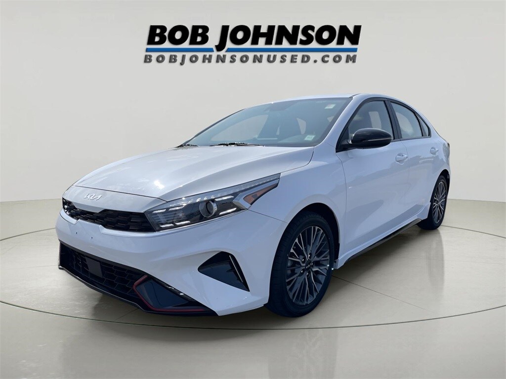 2023 Kia Forte GT-Line photo 2