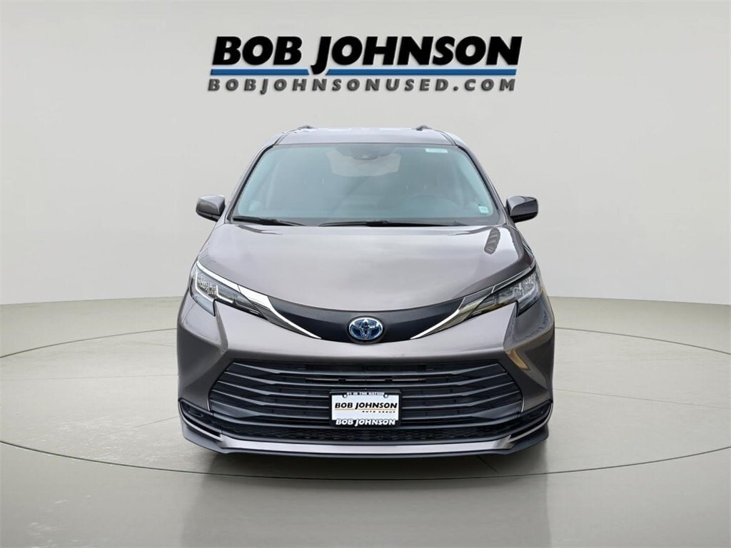 Used 2021 Toyota Sienna LE Minivan/Van