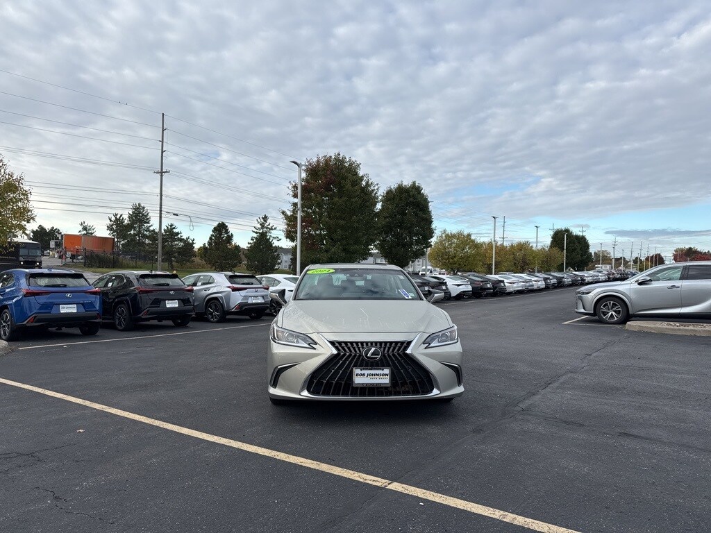 2024 Lexus ES 350 Premium photo 2