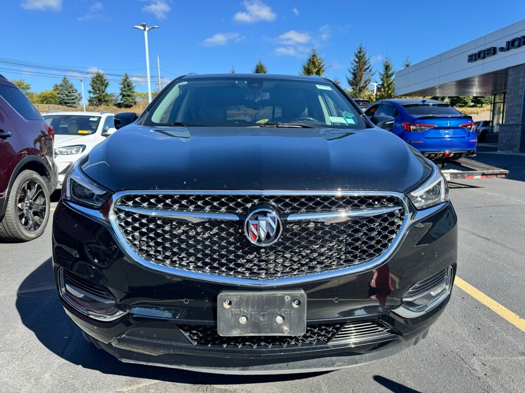 2021 Buick Enclave Avenir photo 2