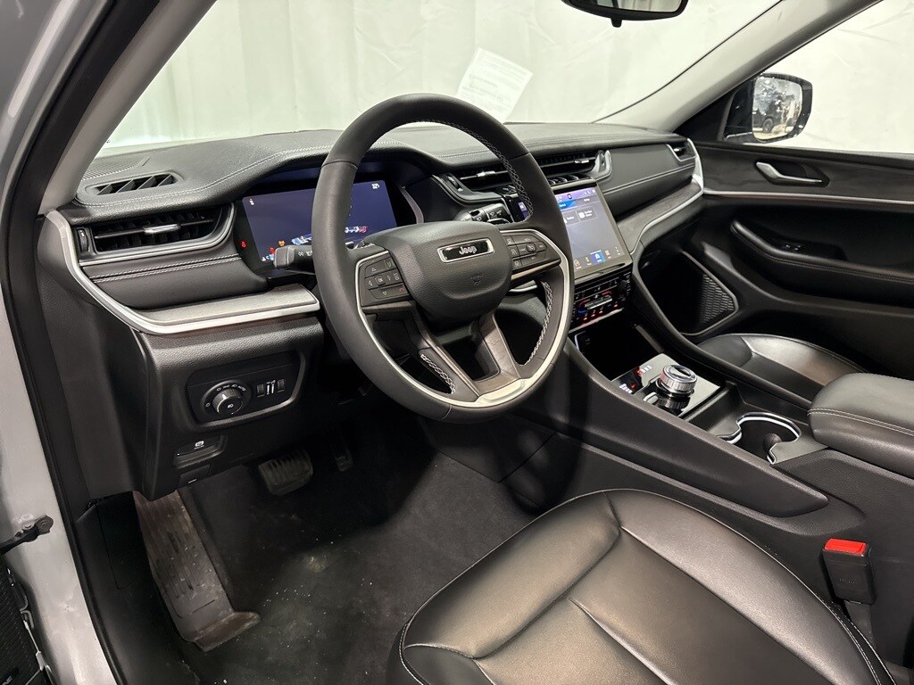 2024 Jeep Grand Cherokee Limited photo 3