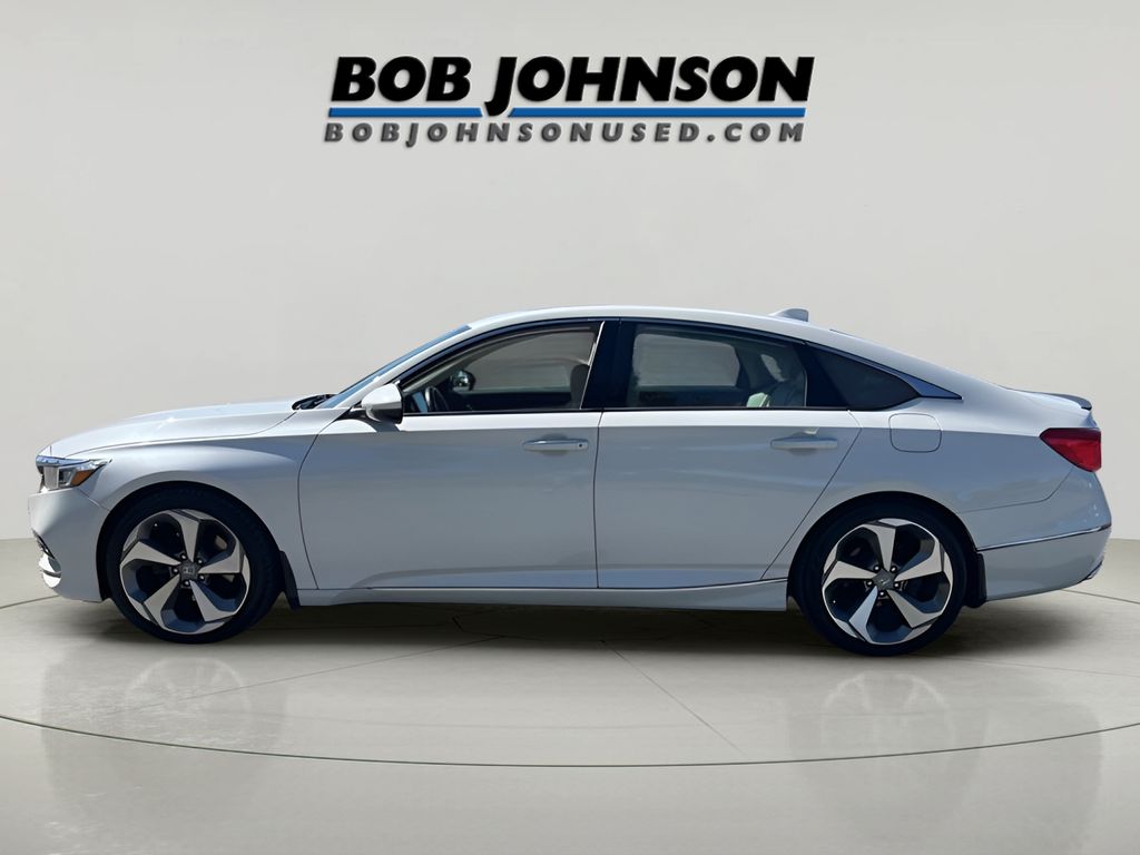 2018 Honda Accord Touring 2.0T photo 4