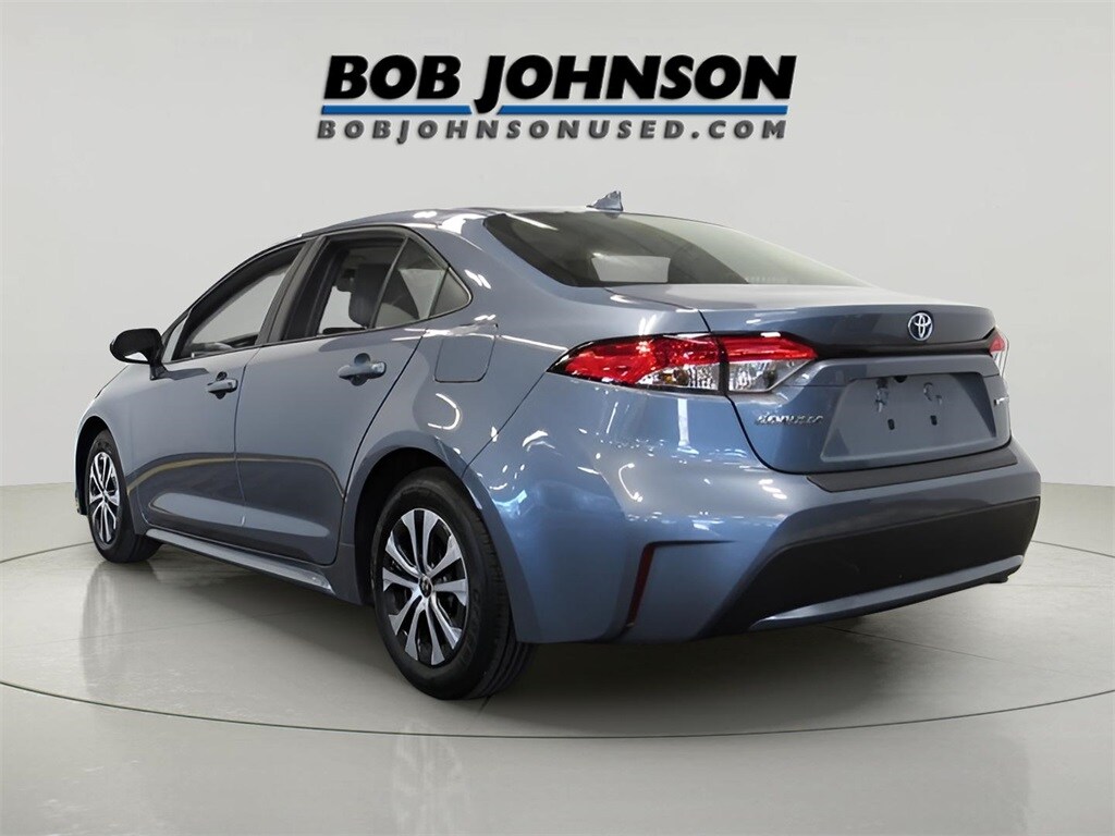 2022 Toyota Corolla Hybrid LE photo 2