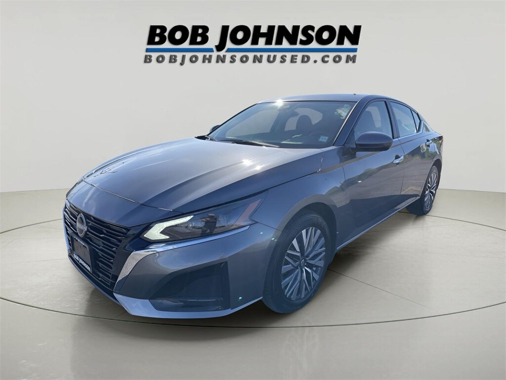 2024 Nissan Altima 2.5 SV photo 2