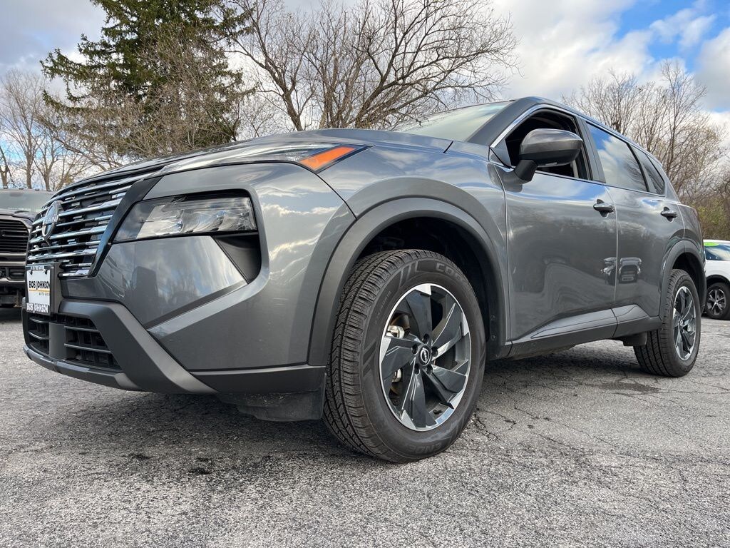 Used 2024 Nissan Rogue SV SUV