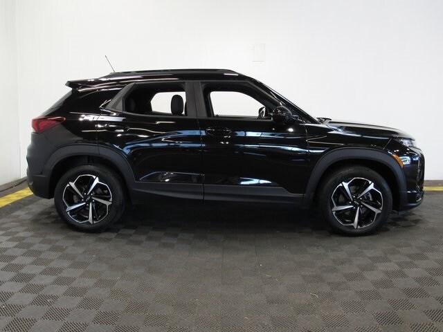 2021 Chevrolet Trailblazer RS photo 2
