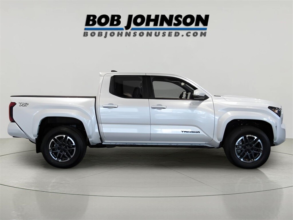 2024 Toyota Tacoma TRD Sport 4x4 photo 3