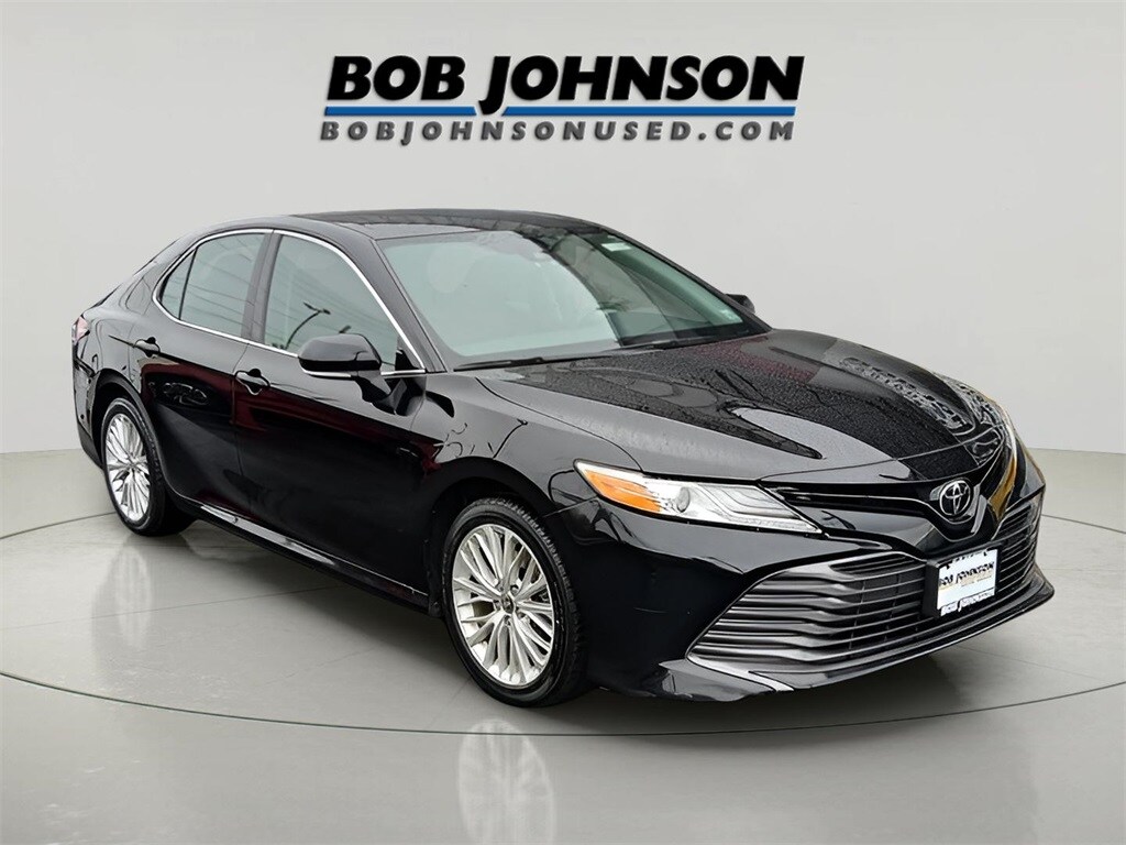 Used 2020 Toyota Camry XLE Sedan