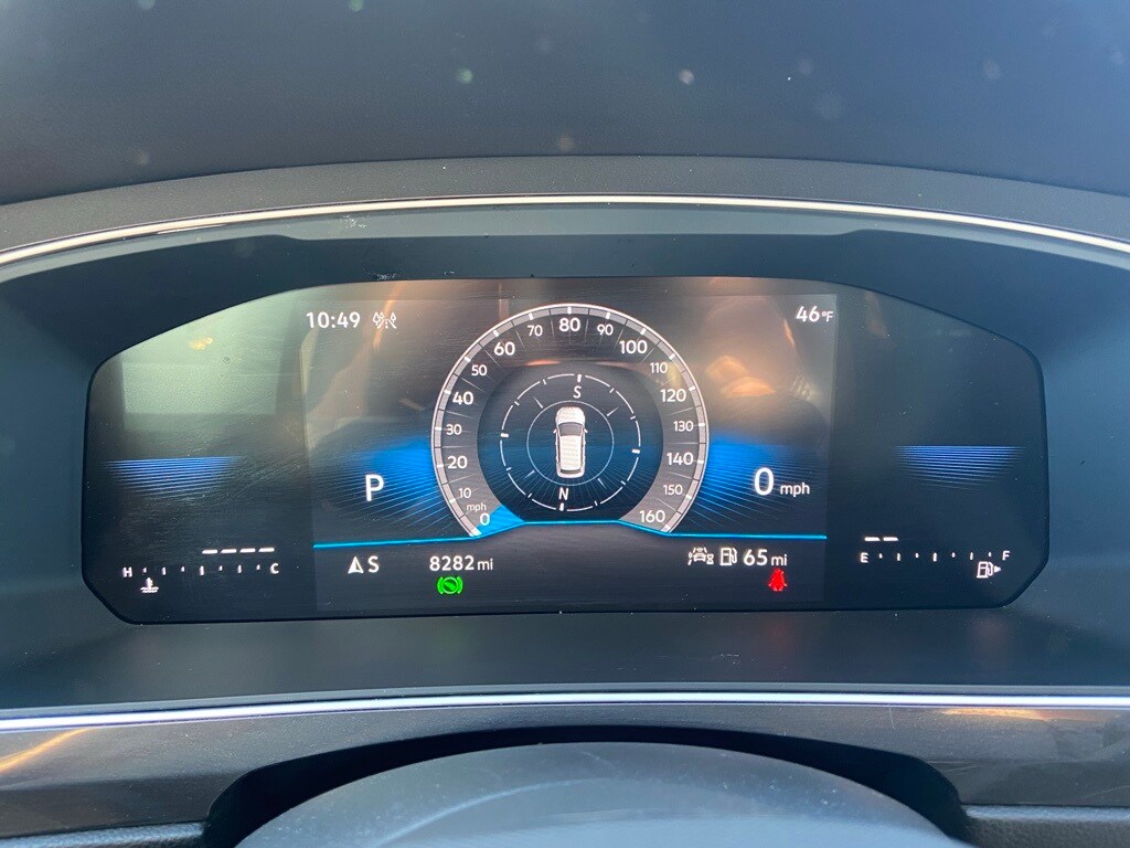 2024 Volkswagen Tiguan Wolfsburg Edition photo 2