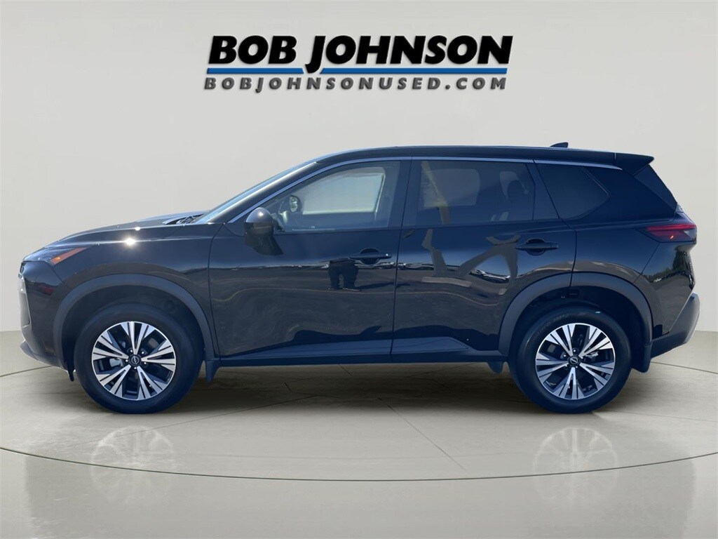 2022 Nissan Rogue SV photo 3