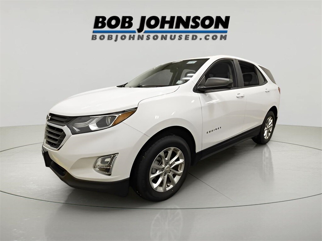 2020 Chevrolet Equinox LS photo 2