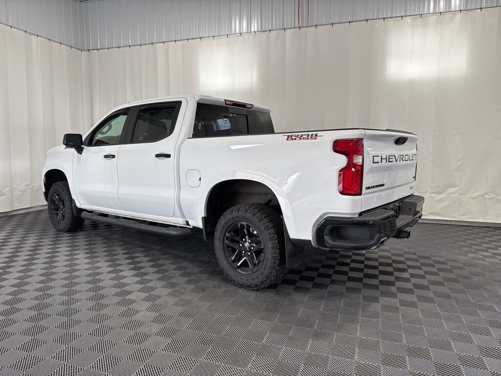 2022 Chevrolet Silverado 1500 LT Trail Boss photo 2