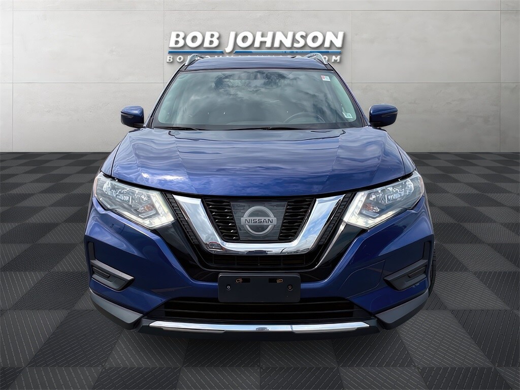 Used 2017 Nissan Rogue SV with VIN 5N1AT2MV1HC877289 for sale in Rochester, NY