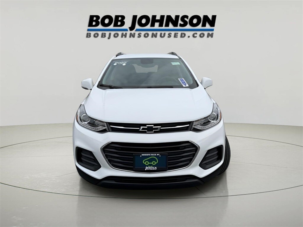 2022 Chevrolet Trax LT photo 2