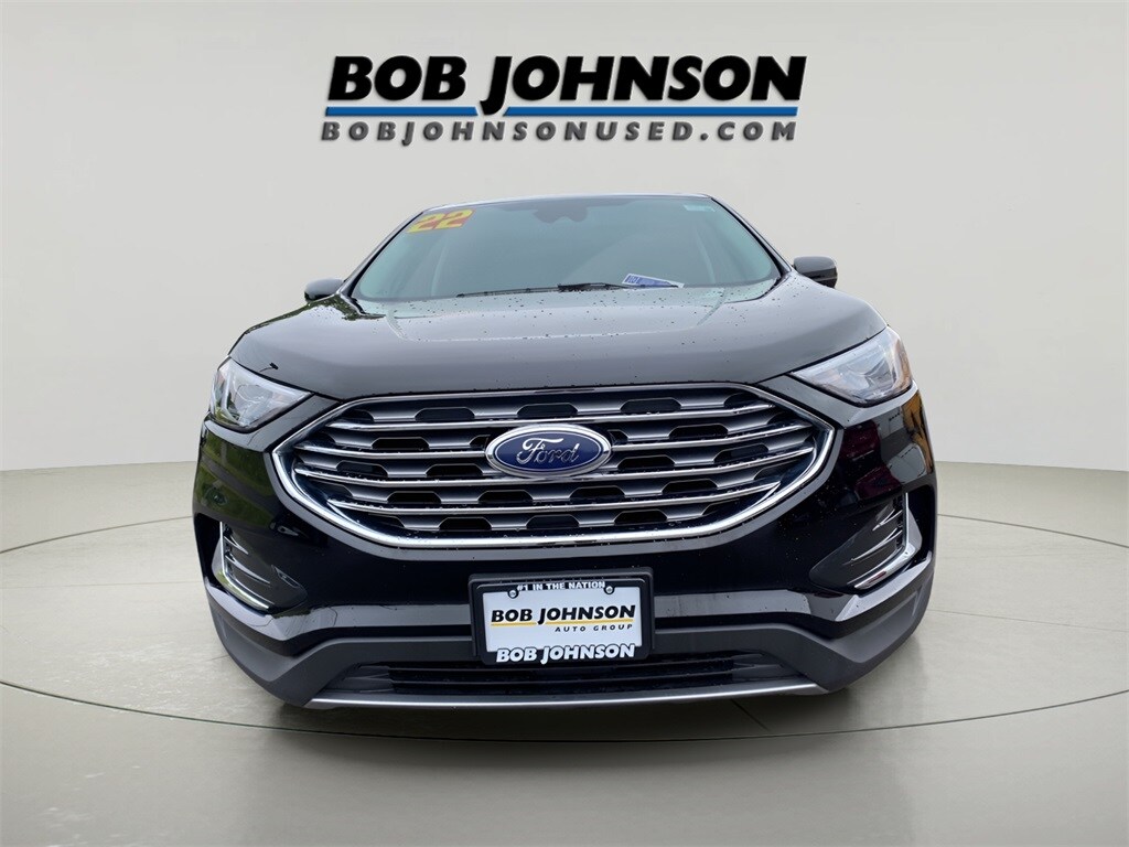 2022 Ford Edge SEL photo 2