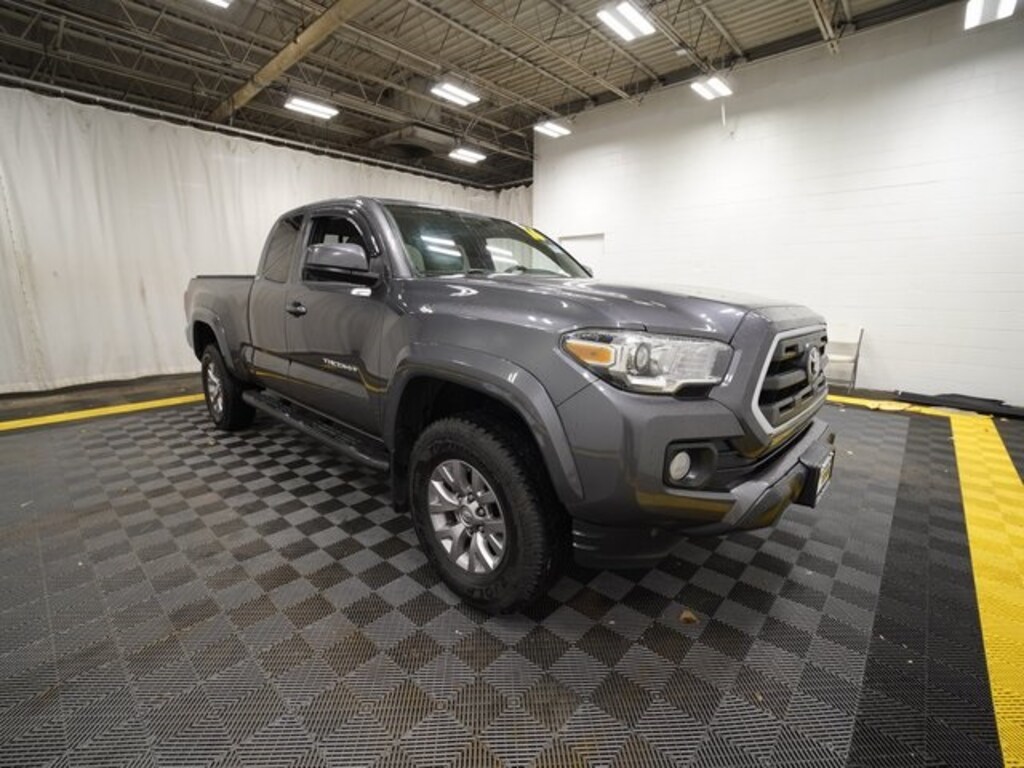 Used 2016 Toyota Tacoma SR Truck