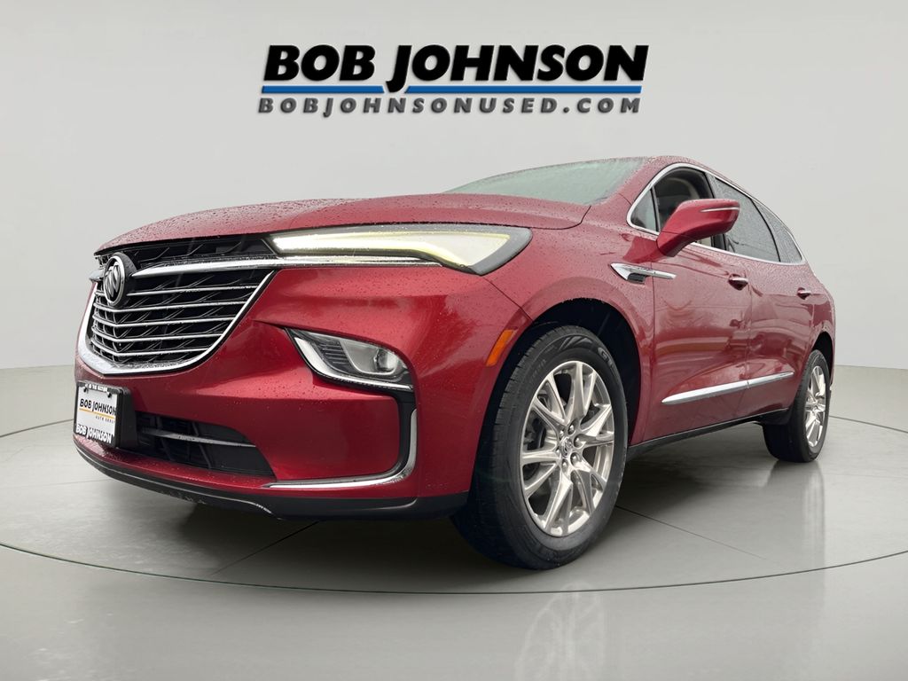 2023 Buick Enclave Essence photo 3