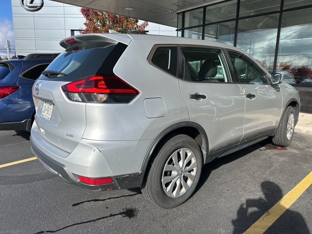 2018 Nissan Rogue S AWD photo 3