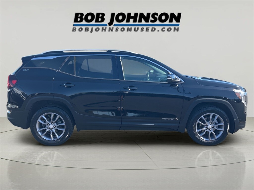 2022 Gmc Terrain SLT photo 2