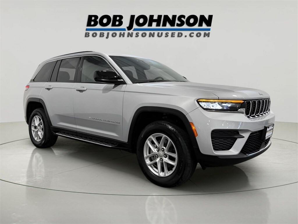 Used 2024 Jeep Grand Cherokee Laredo SUV