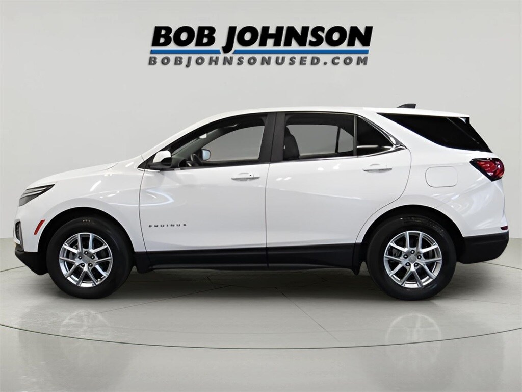 2022 Chevrolet Equinox LT photo 3