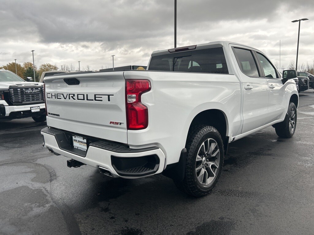 2020 Chevrolet Silverado 1500 RST photo 2