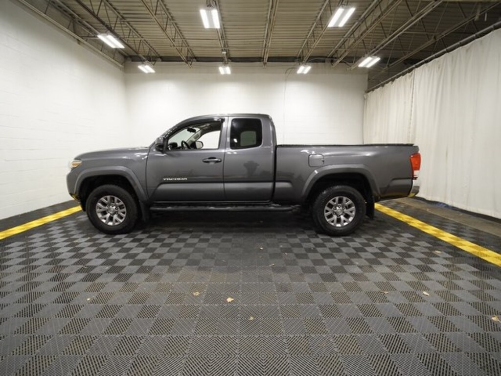 Used 2016 Toyota Tacoma SR Truck