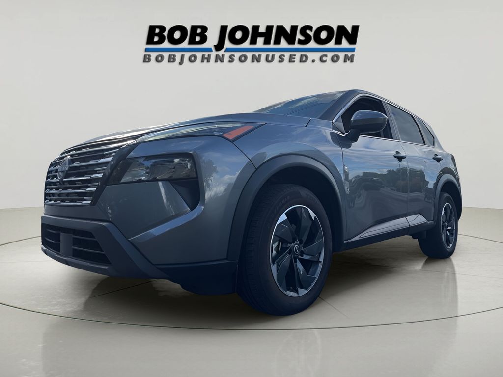 2024 Nissan Rogue SV photo 3