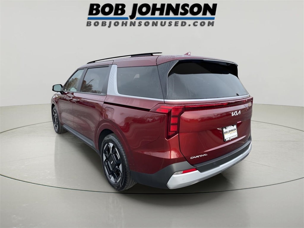 Used 2025 Kia Carnival EX Minivan/Van