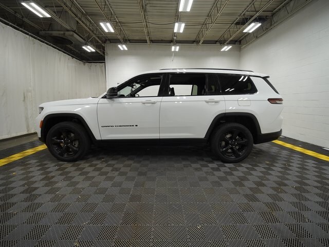 2022 Jeep Grand Cherokee Altitude photo 4