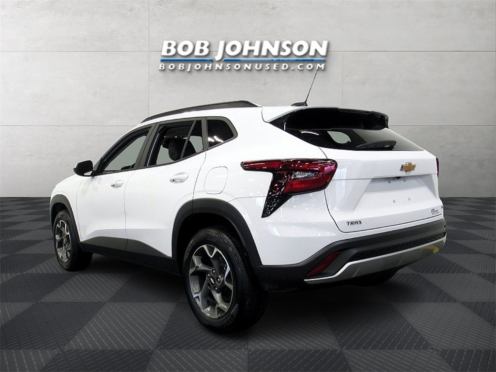 Used 2024 Chevrolet Trax LT with VIN KL77LHE20RC101112 for sale in Rochester, NY