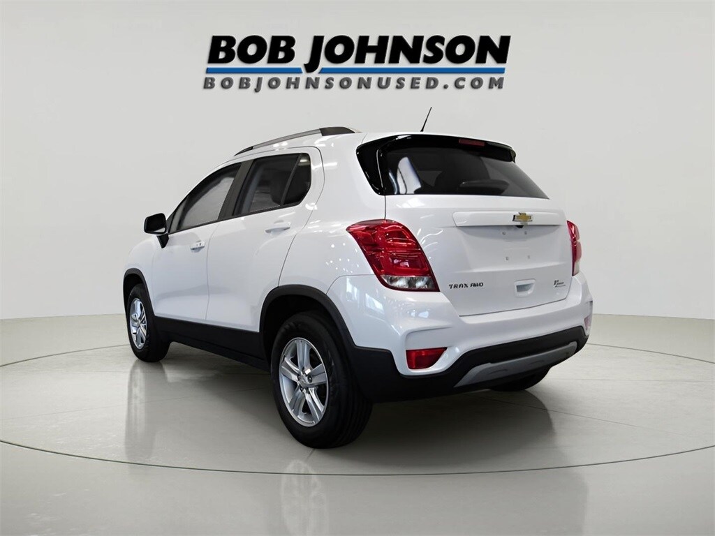 2022 Chevrolet Trax LT photo 2