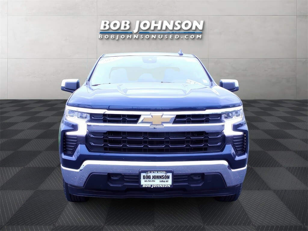 Used 2022 Chevrolet Silverado 1500 LT with VIN 2GCUDDED8N1509323 for sale in Rochester, NY