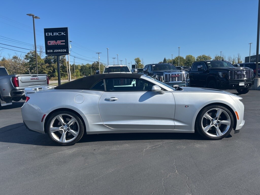 2018 Chevrolet Camaro SS photo 2