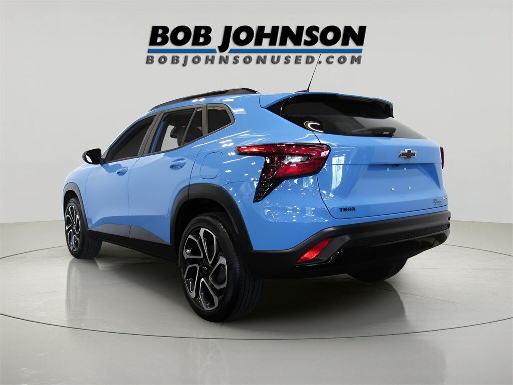 2024 Chevrolet Trax photo 2