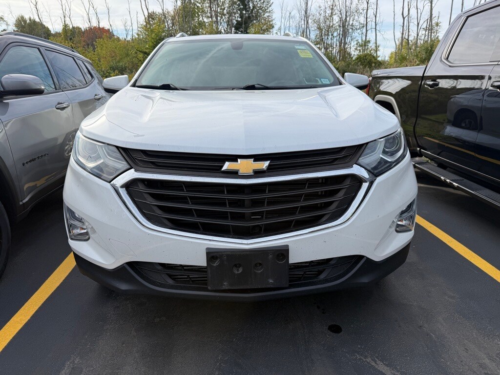 2018 Chevrolet Equinox LT photo 2