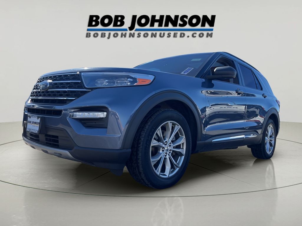 2021 Ford Explorer XLT photo 3