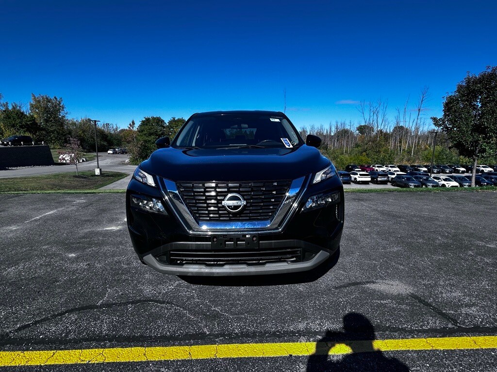 2022 Nissan Rogue S photo 2