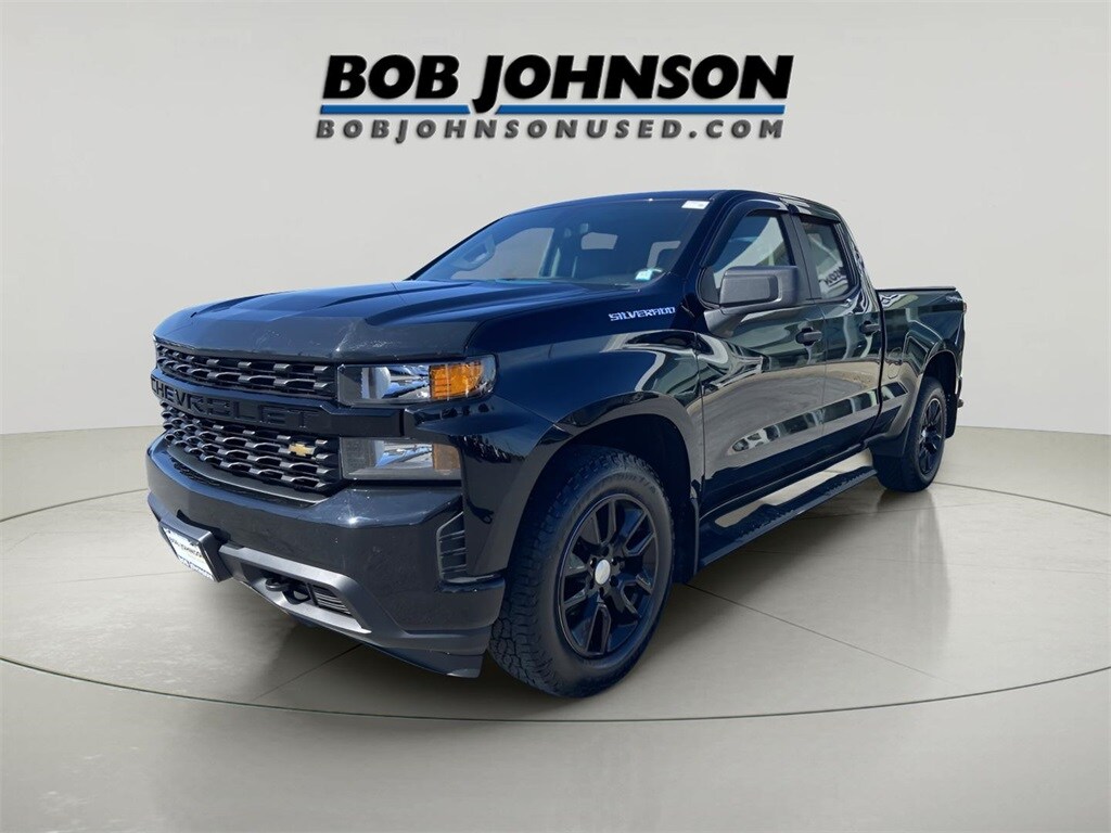2019 Chevrolet Silverado 1500 Custom photo 2