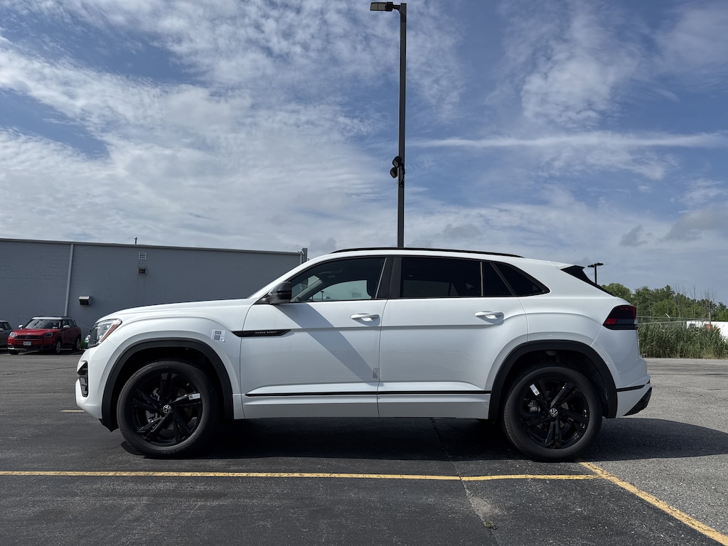 New 2025 Volkswagen Atlas Cross Sport 2.0T SEL R-Line Black 2.0T SEL R-Line Black 4MOTION