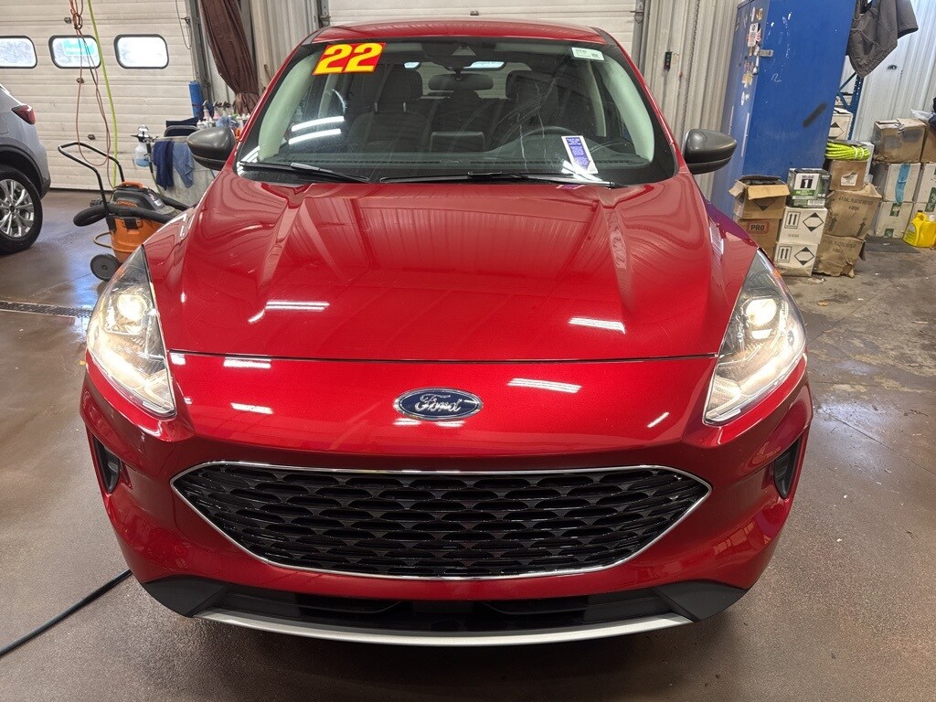 2022 Ford Escape SE photo 2
