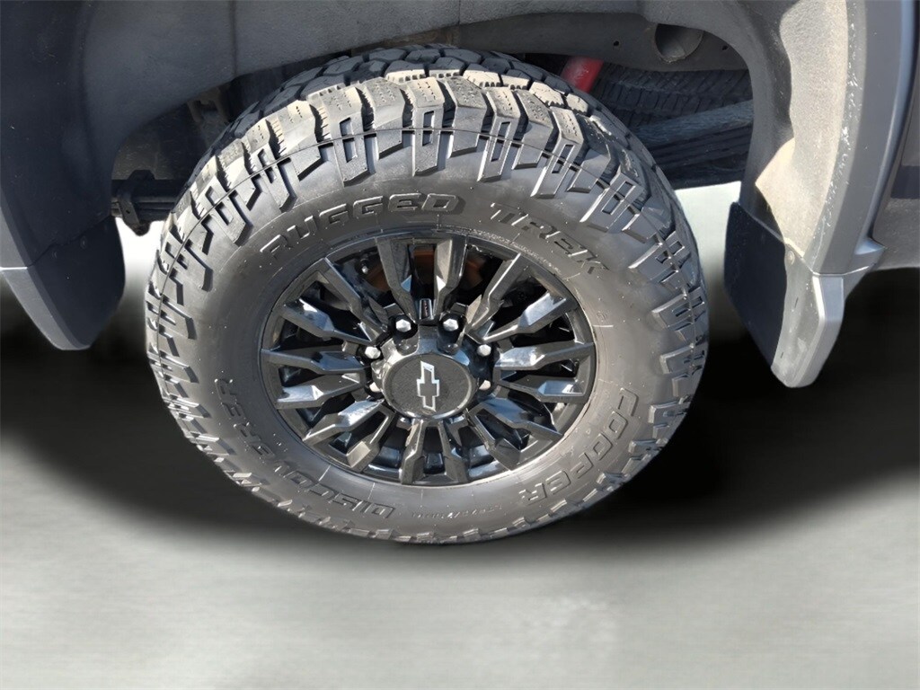 2022 Chevrolet Silverado 2500HD LT photo 2