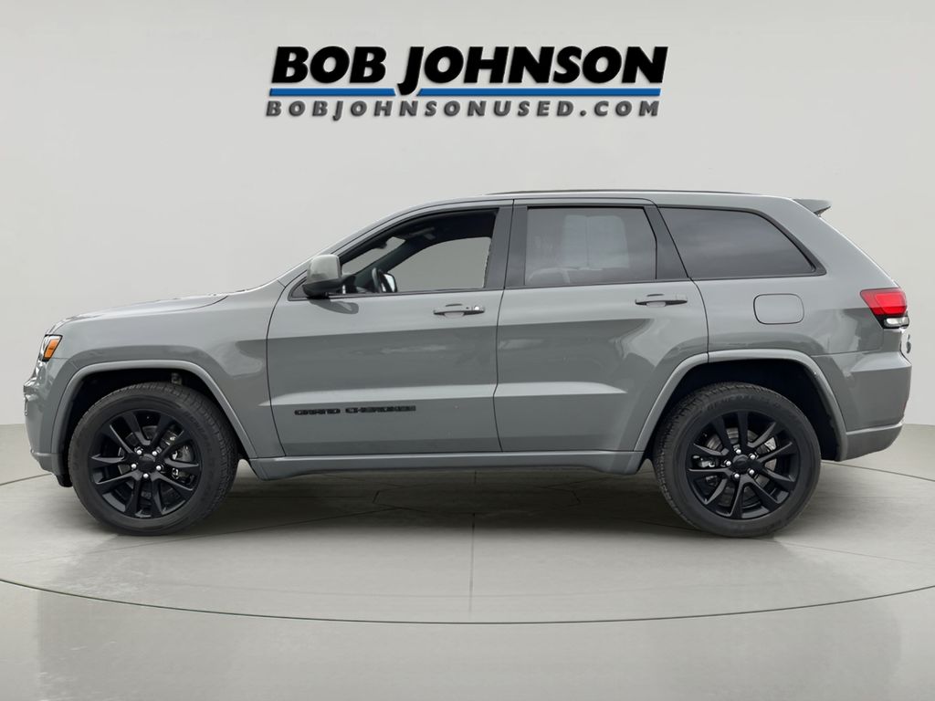 2021 Jeep Grand Cherokee Laredo X Altitude photo 2