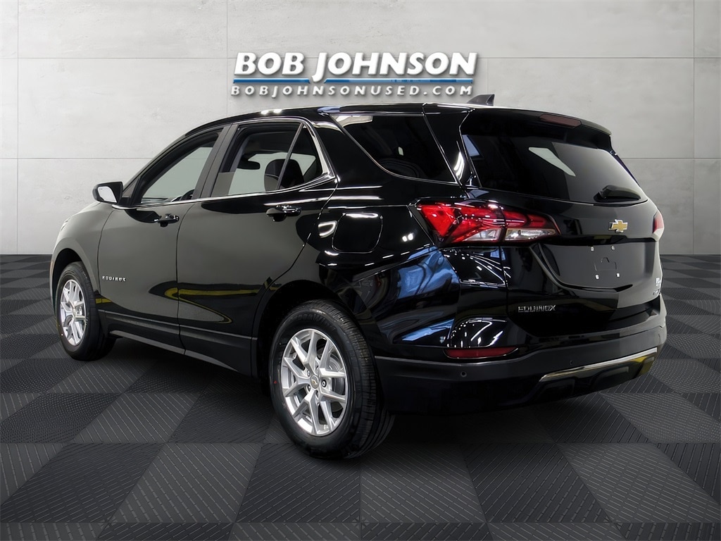 Used 2022 Chevrolet Equinox LT with VIN 3GNAXUEV8NL161872 for sale in Rochester, NY