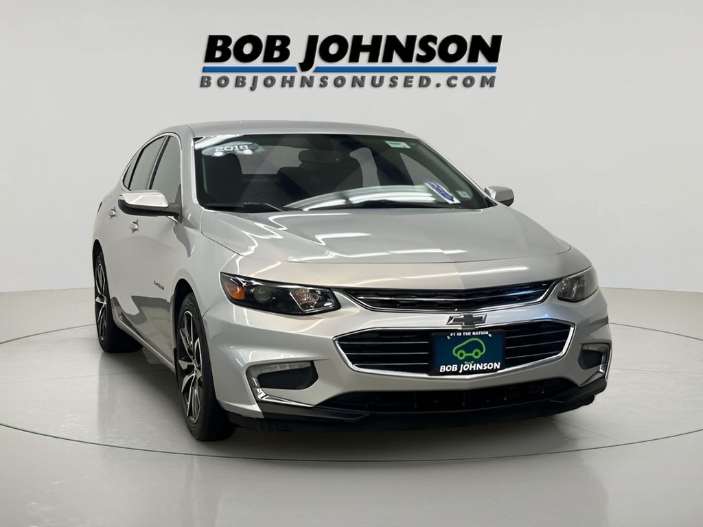 2018 Chevrolet Malibu 1LT photo 2