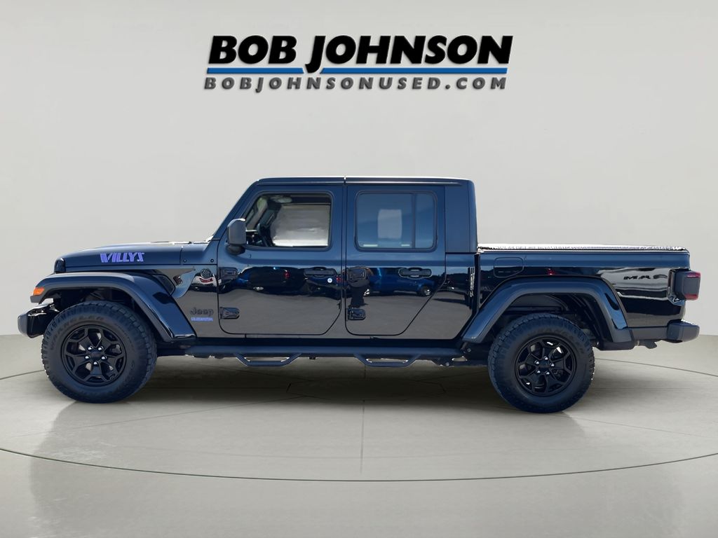 2021 Jeep Gladiator Willys photo 3