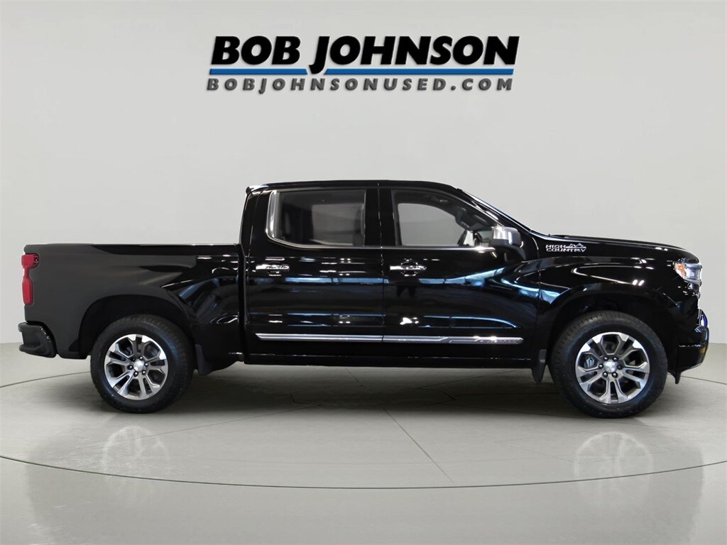 2023 Chevrolet Silverado 1500 High Country photo 3